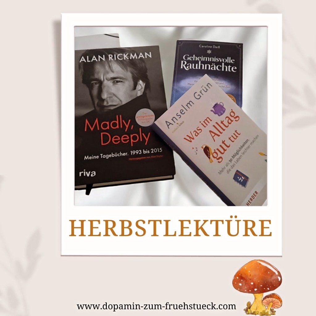 Drei Bücher nebeneinander liegend
