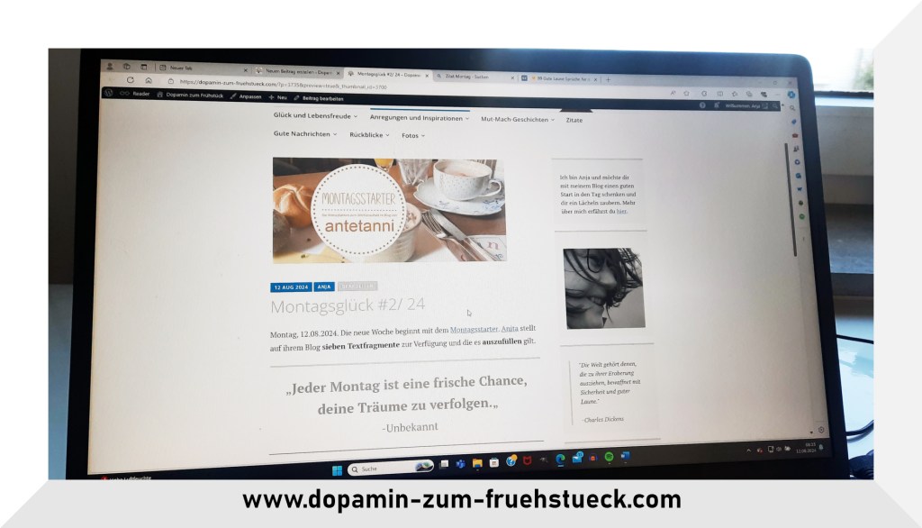 Laptop mit der Internetseite von Dopamin zum Frühstück